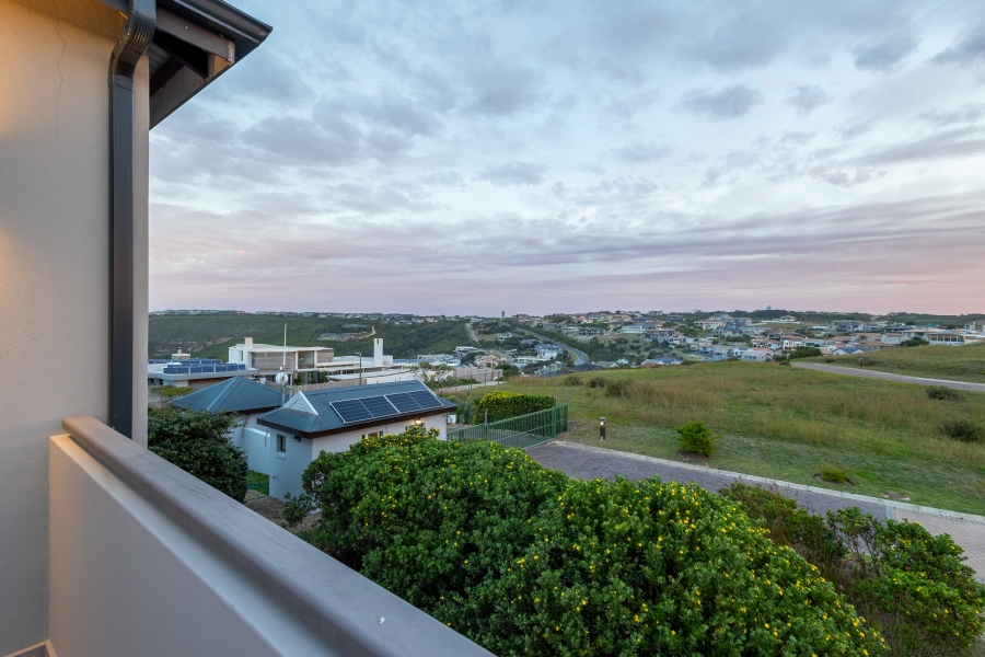 5 Bedroom Property for Sale in Robberg Ridge Western Cape